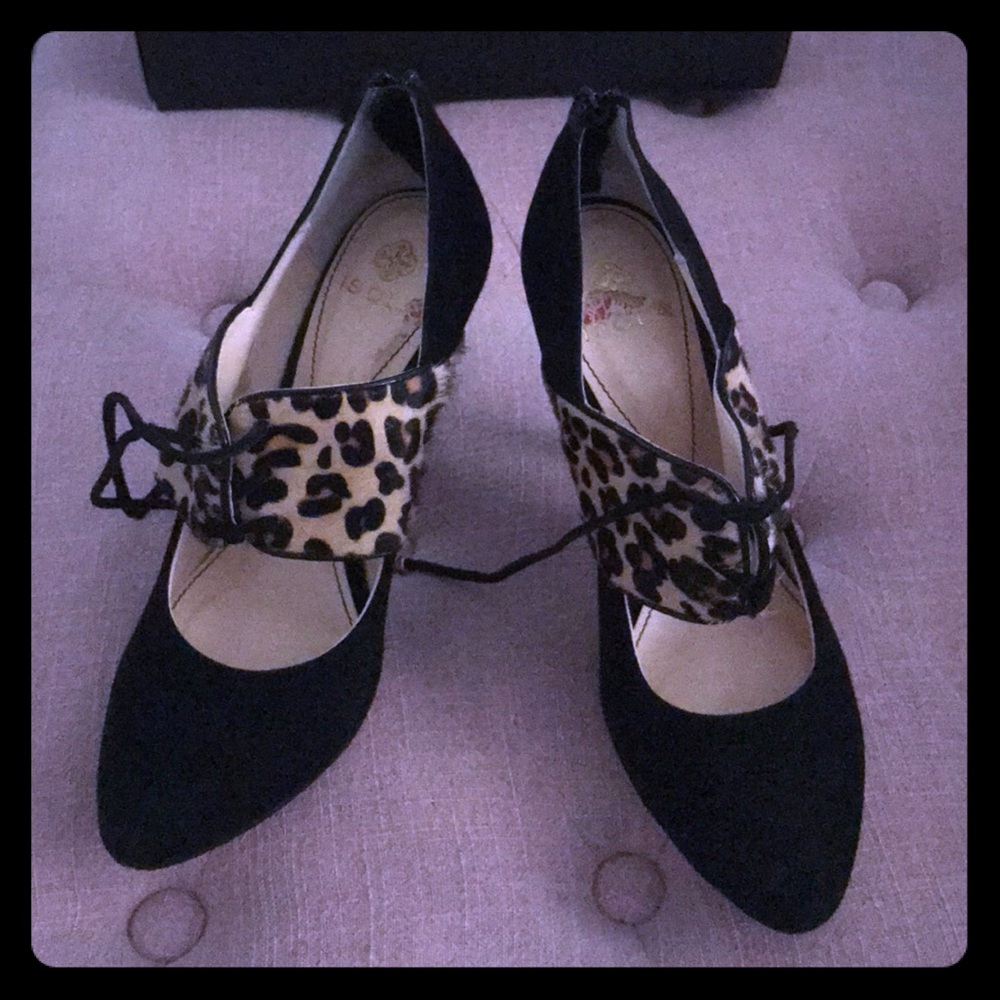 Oxford style lace up pumps by Isolde